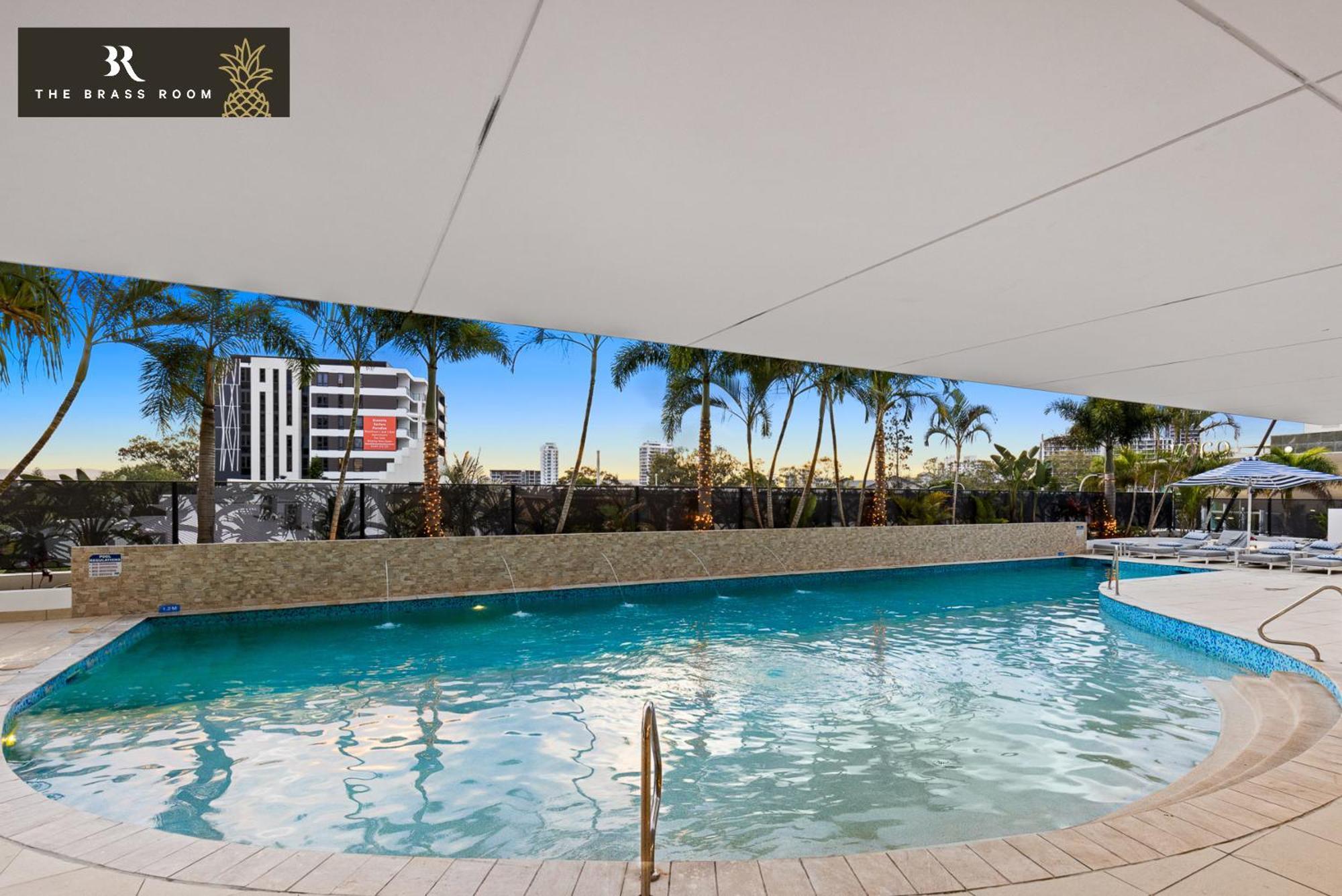Apartment The Brass Pineapple Surfers Paradise 4217